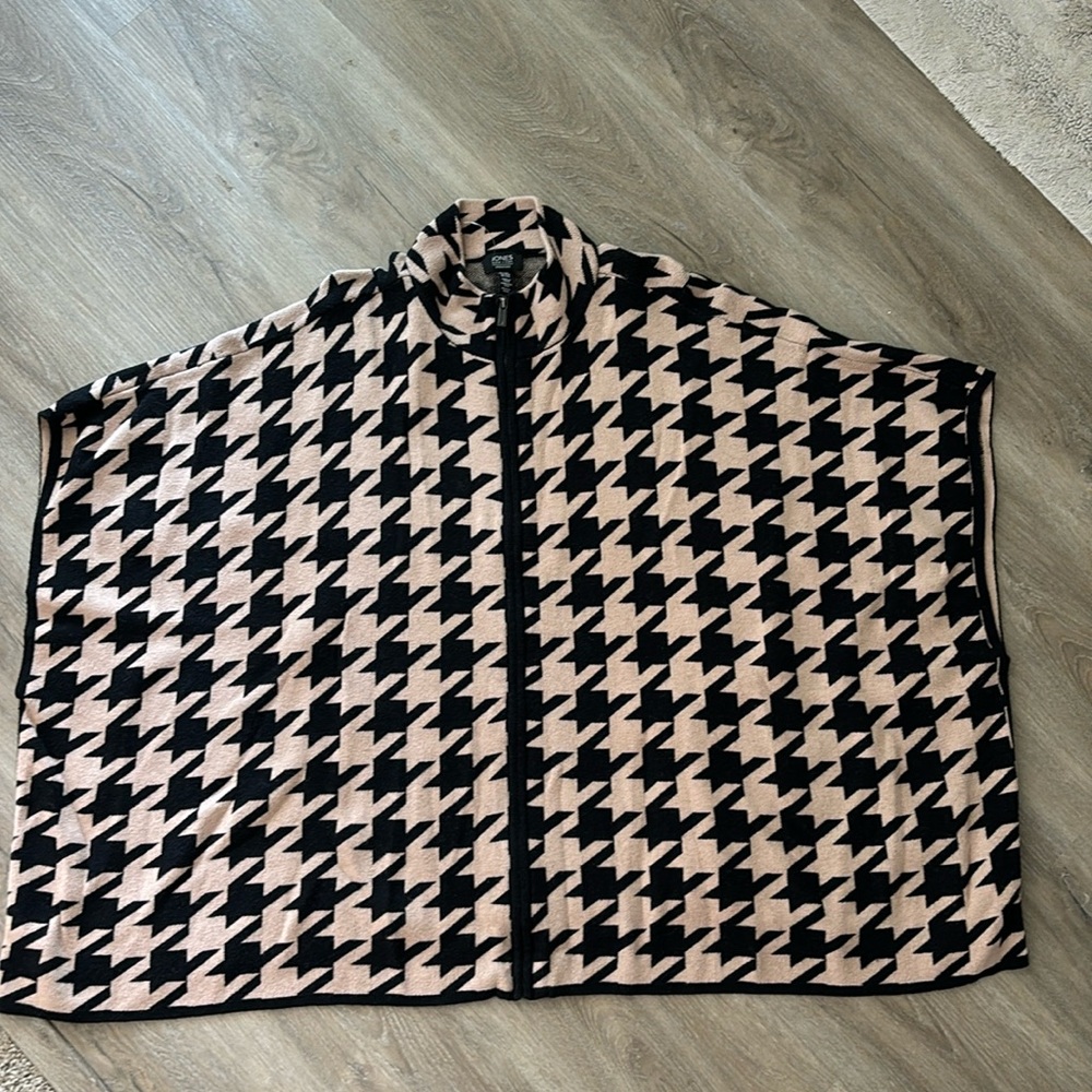Houndstooth poncho